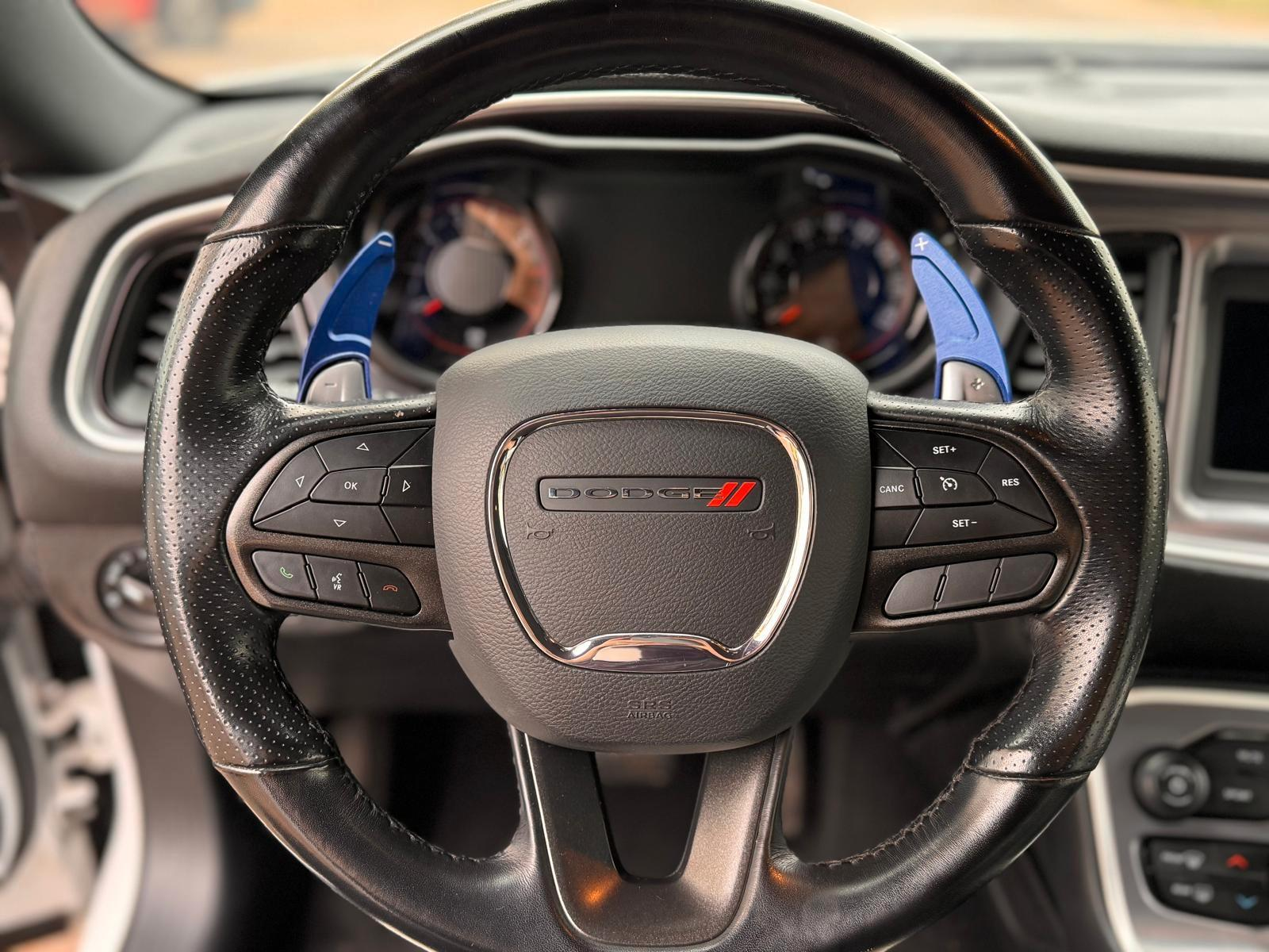 Dodge Challenger - Photo 7