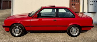 Bmw E30 318 IS, original 80.000km, 100% pôvodný - Photo 1