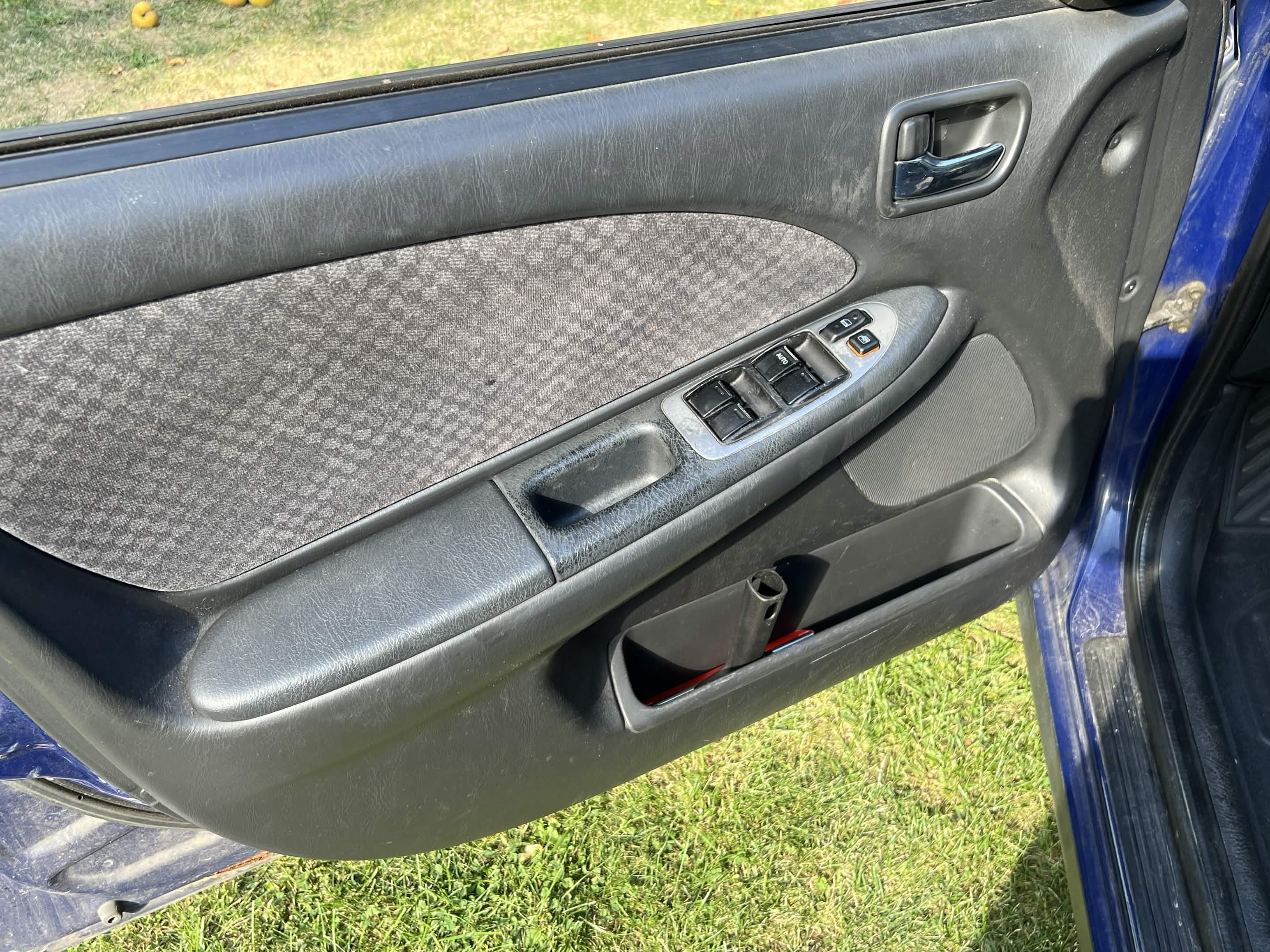 Toyota Avensis T22 - Photo 13