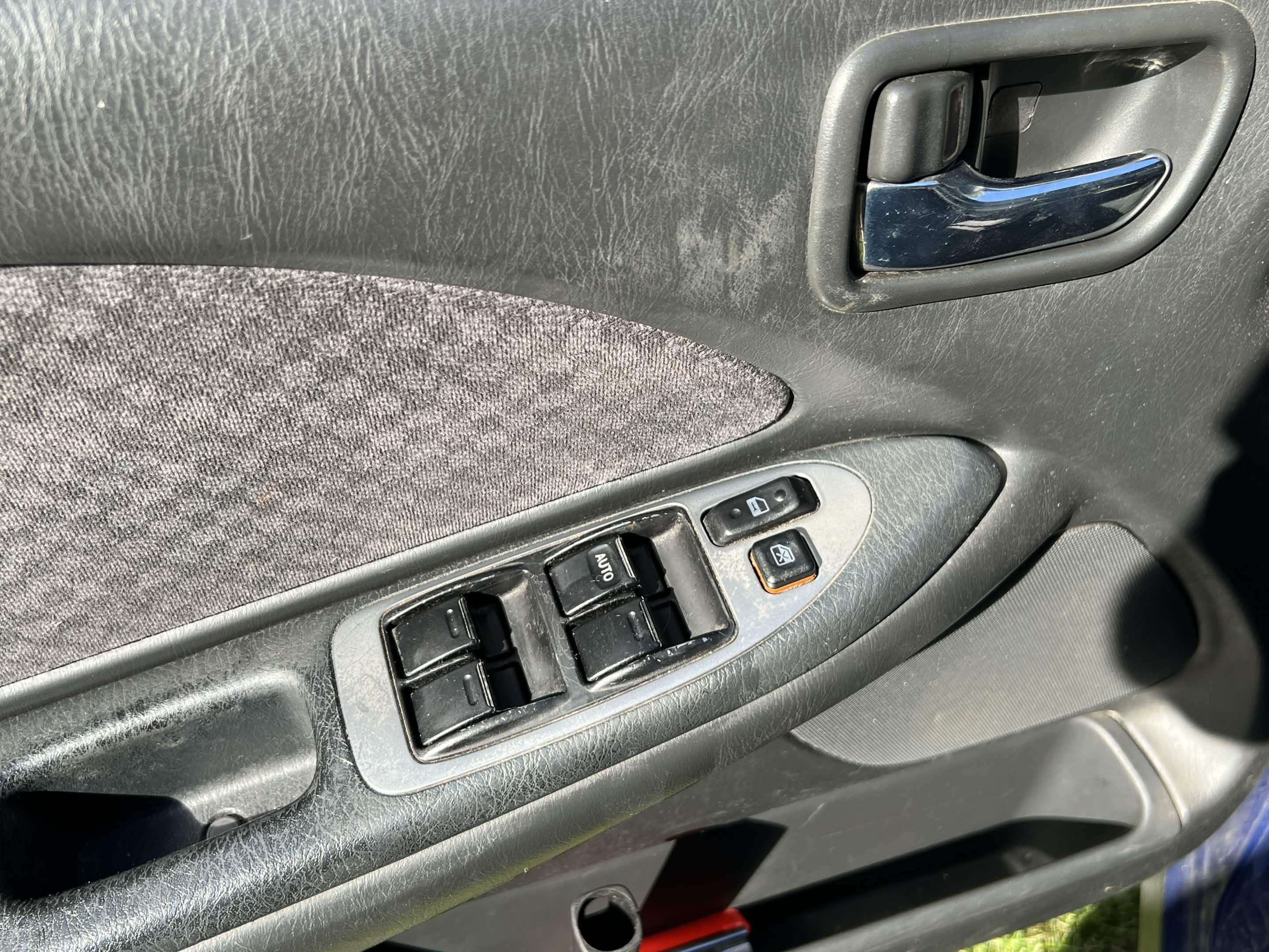 Toyota Avensis T22 - Photo 14