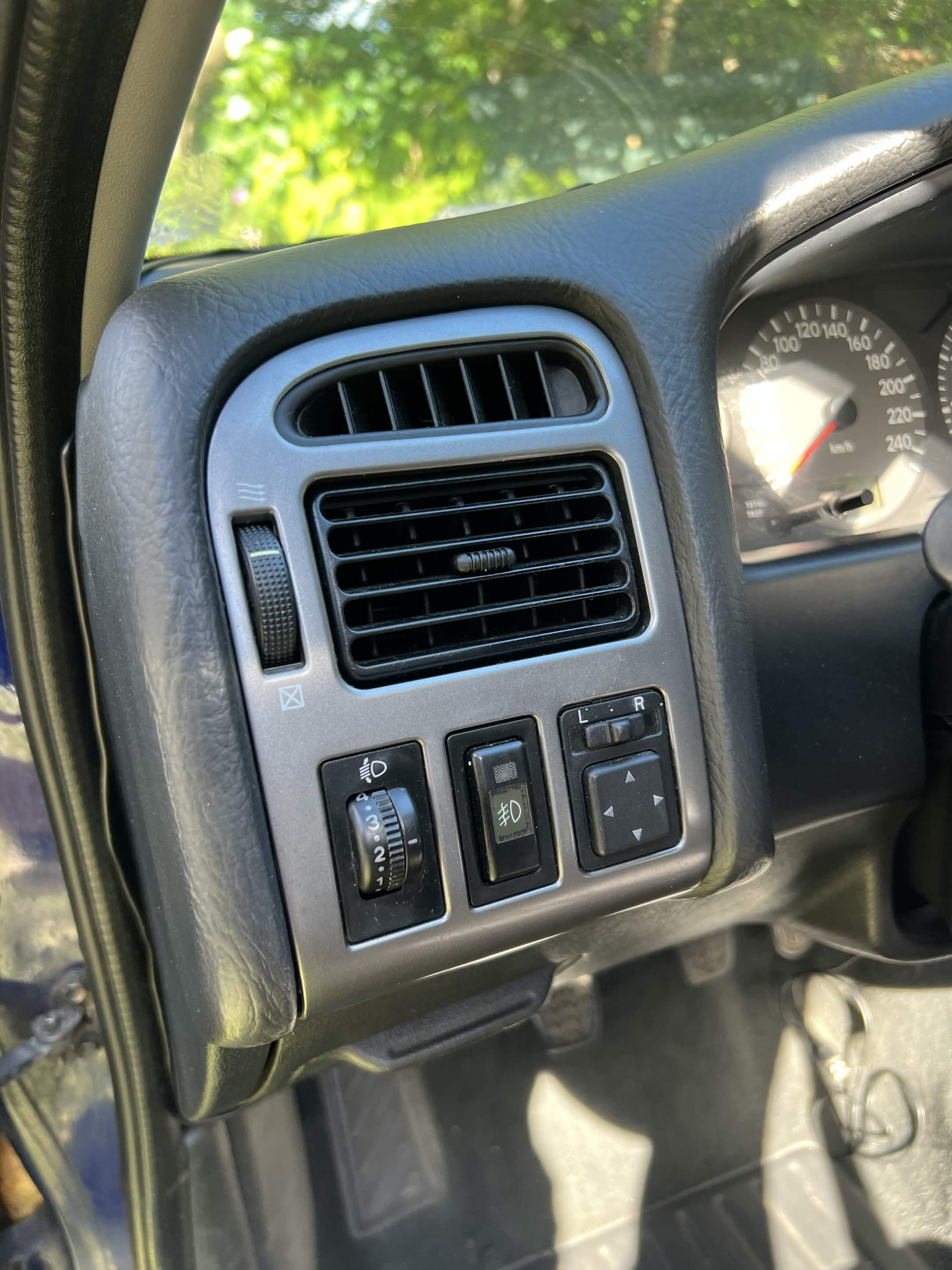 Toyota Avensis T22 - Photo 8