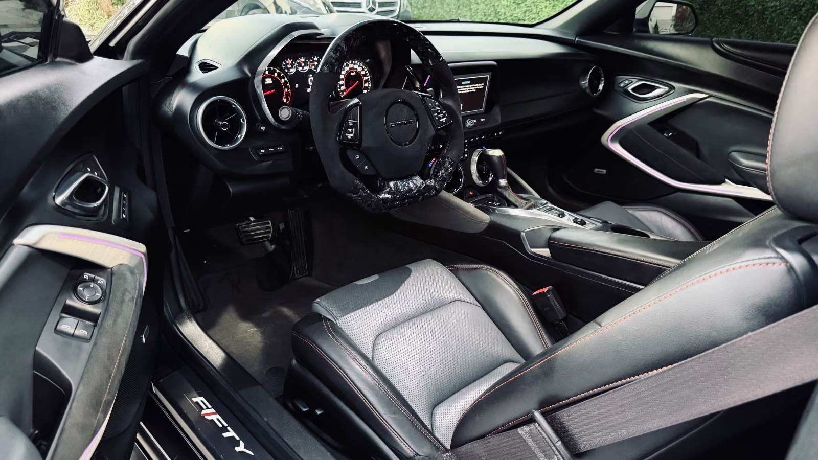 Chevrolet Camaro - Photo 8